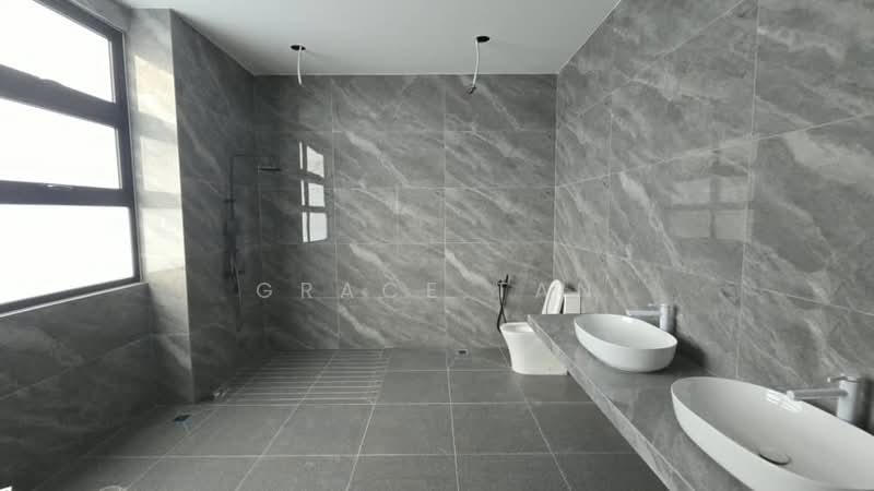 Bungalow for Sale in Taman Equine (Seri Kembangan) - Grace Tan - Bathroom - PropertyGuru.com.my