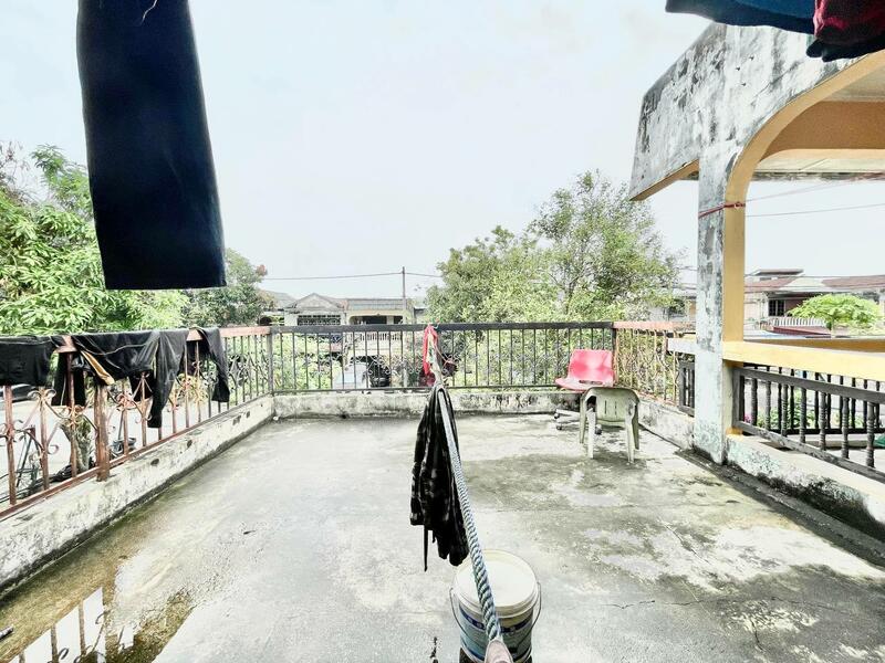 2-storey Terraced House for Sale in Kampung Tasik Tambahan (Ampang) - Abid Sabarudin - Balcony - PropertyGuru.com.my