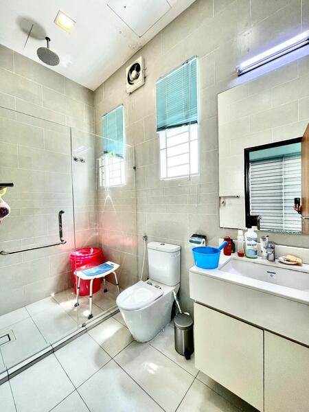 Bungalow for Sale in Ukay Bistari (Ulu Kelang) - Seri Nordin - Bathroom - PropertyGuru.com.my