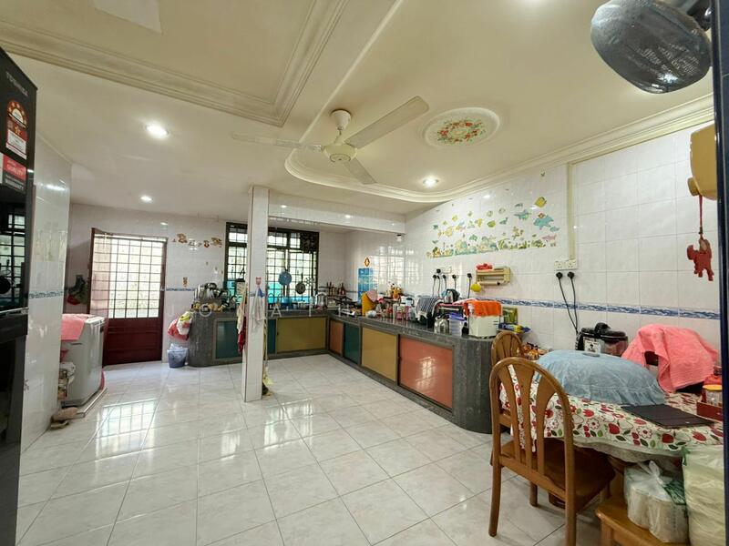 Taman Sri Pulai untuk Untuk Dijual - RM 568,000, Mac 2026 - Kitchen - PropertyGuru.com.my