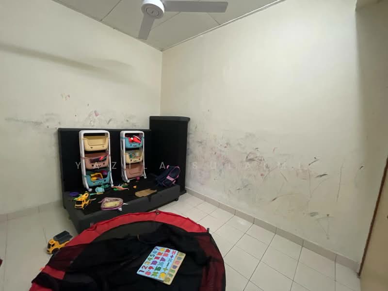 1-storey Terraced House for Sale in Seksyen 32, Bukit Naga (Shah Alam) - Yazila Sulaimi - Interior - PropertyGuru.com.my