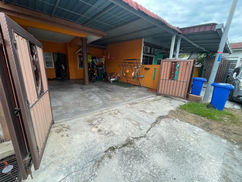1-storey Terraced House for Sale in Seksyen 32, Bukit Naga (Shah Alam) - Yazila Sulaimi - Exterior - PropertyGuru.com.my