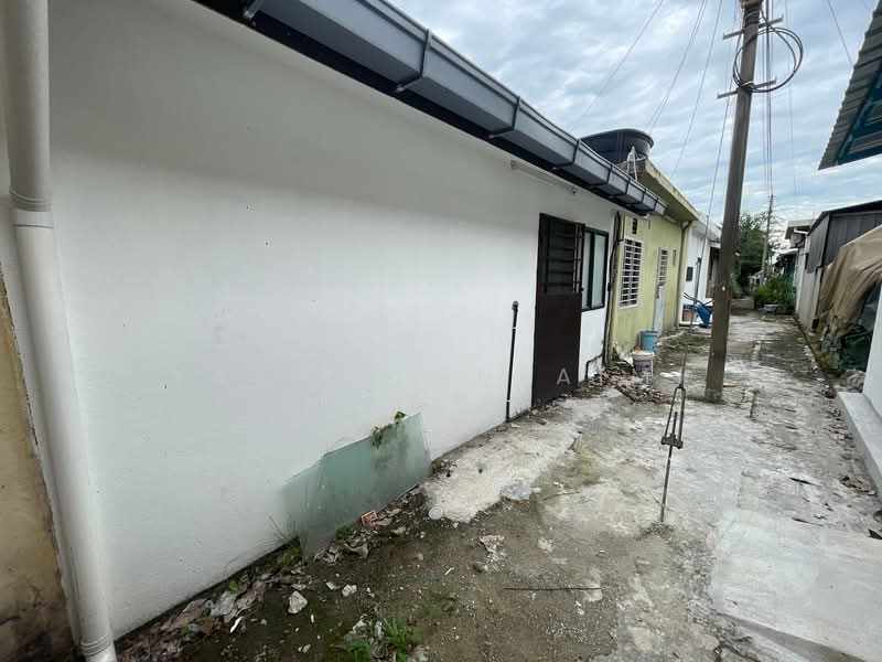 1-storey Terraced House for Sale in Seksyen 32, Bukit Naga (Shah Alam) - Yazila Sulaimi - Exterior - PropertyGuru.com.my