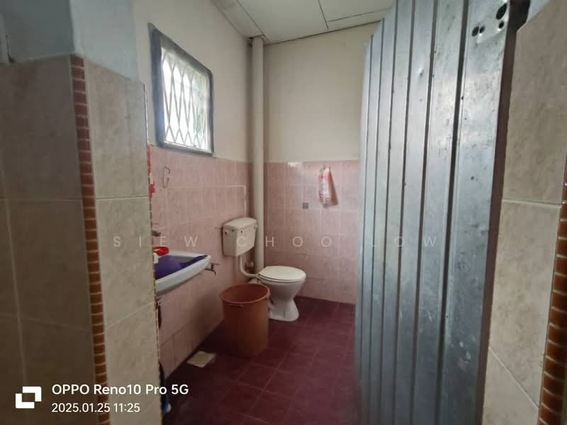 2-storey Terraced House for Sale in Gajah Berang (Melaka City) - Mary Low - Bathroom - PropertyGuru.com.my