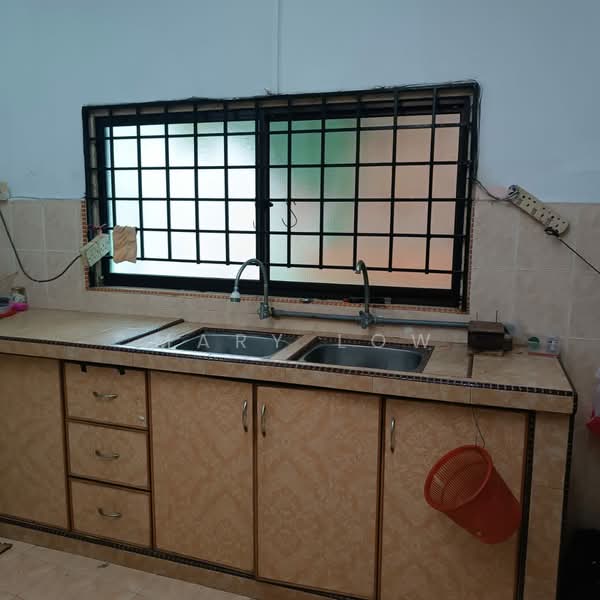 2-storey Terraced House for Sale in Gajah Berang (Melaka City) - Mary Low - Kitchen - PropertyGuru.com.my