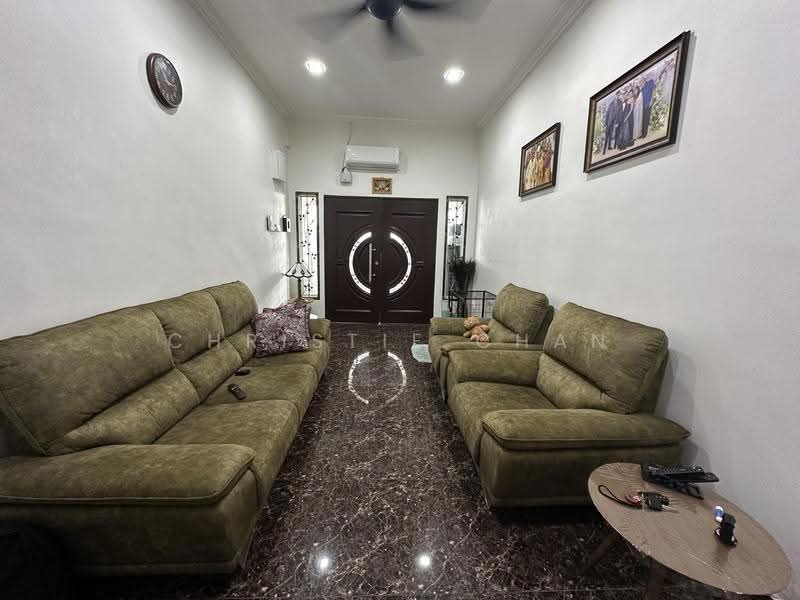 1-storey Terraced House for Sale in Taman Sentosa (Klang) - Christie Chan - Living Room - PropertyGuru.com.my