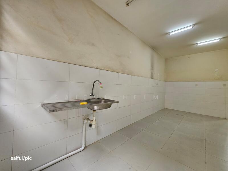 2-storey Terraced House for Sale in Shah Alam (Selangor) - SAIFUL HELMI - Kitchen - PropertyGuru.com.my