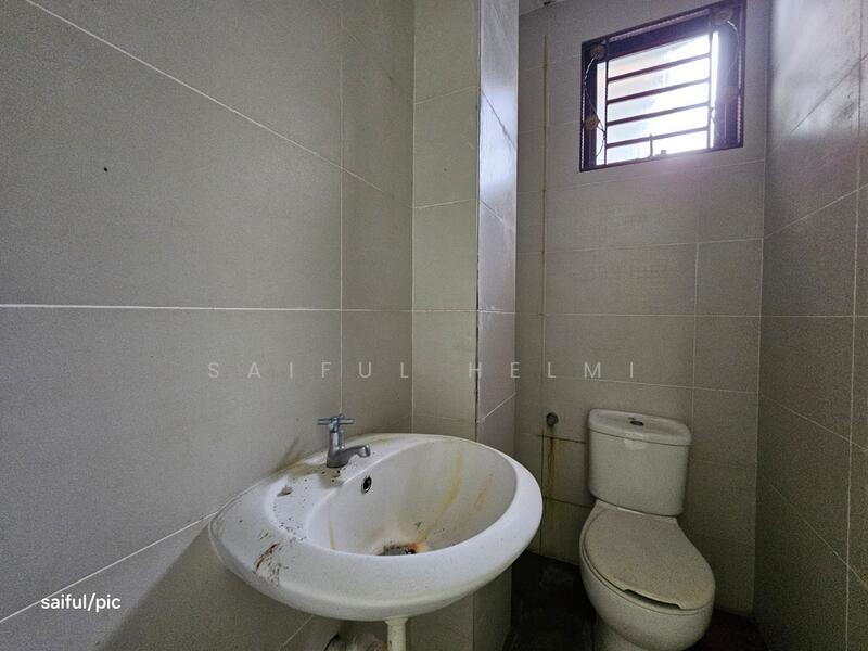 2-storey Terraced House for Sale in Shah Alam (Selangor) - SAIFUL HELMI - Bathroom - PropertyGuru.com.my