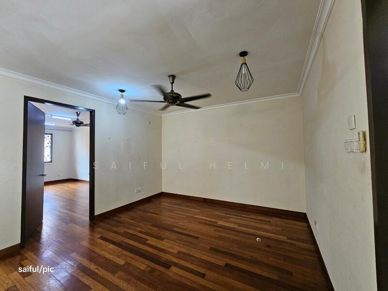 2-storey Terraced House for Sale in Shah Alam (Selangor) - SAIFUL HELMI - Living Room - PropertyGuru.com.my