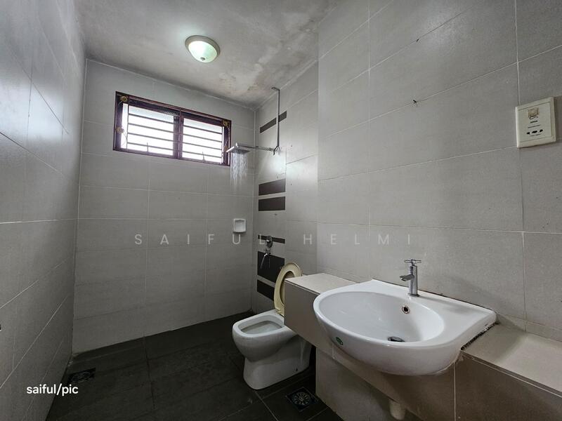 2-storey Terraced House for Sale in Shah Alam (Selangor) - SAIFUL HELMI - Bathroom - PropertyGuru.com.my