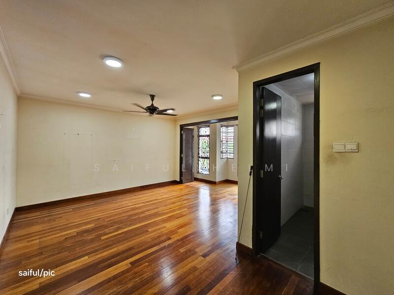 2-storey Terraced House for Sale in Shah Alam (Selangor) - SAIFUL HELMI - Living Room - PropertyGuru.com.my