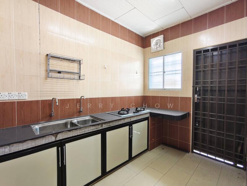 TAMAN PENGKALAN UTAMA untuk Untuk Dijual - RM 438,000, Feb 2026 - Kitchen - PropertyGuru.com.my