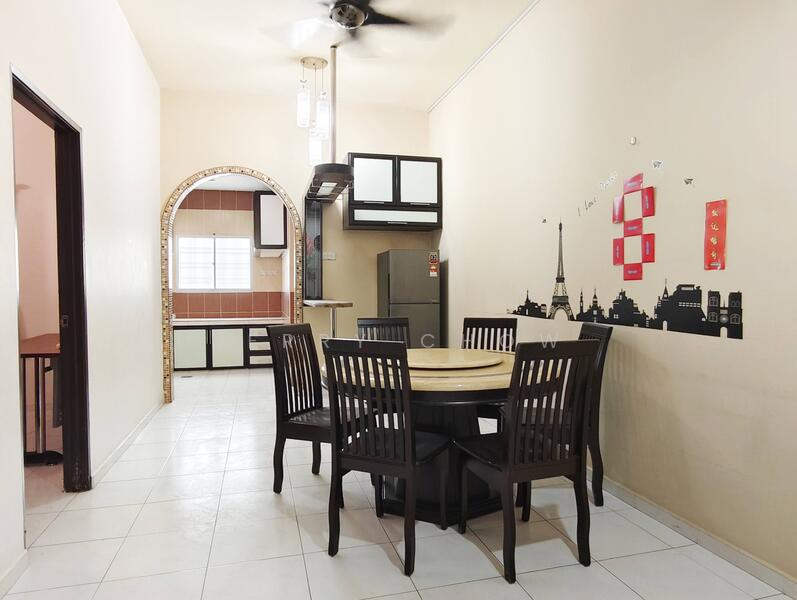 TAMAN PENGKALAN UTAMA untuk Untuk Dijual - RM 438,000, Feb 2026 - Dining Room - PropertyGuru.com.my