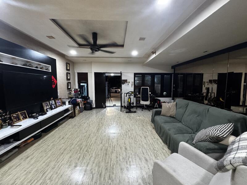 Rumah Teres 2.5 Tingkat untuk Dijual di Bandar Utama 7 (Bandar Utama) - Calvin Law - Living Room - PropertyGuru.com.my