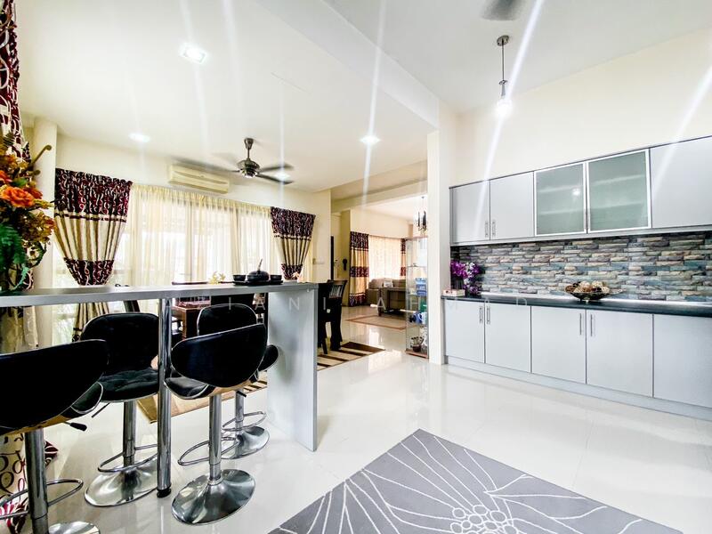 Rumah Banglo untuk Dijual di Bandar Seri Putra (Bangi) - Aziani Ahmad - Kitchen - PropertyGuru.com.my