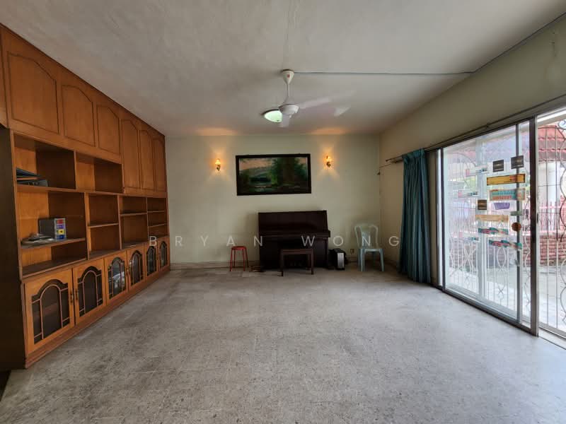 Rumah Teres 2 Tingkat untuk Dijual di SS 21, Damansara Utama (Petaling Jaya) - Bryan Wong - Living Room - PropertyGuru.com.my
