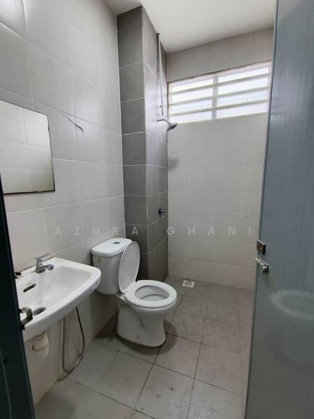 1-storey Terraced House for Sale in Taman Pinggiran Bertam (Kepala Batas) - Azura Ghani - Bathroom - PropertyGuru.com.my