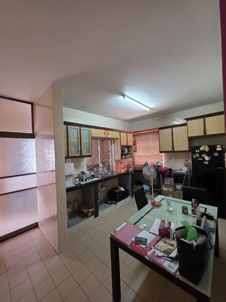 Taman Sri Putra untuk Untuk Dijual - RM 760,000, Feb 2026 - Kitchen - PropertyGuru.com.my
