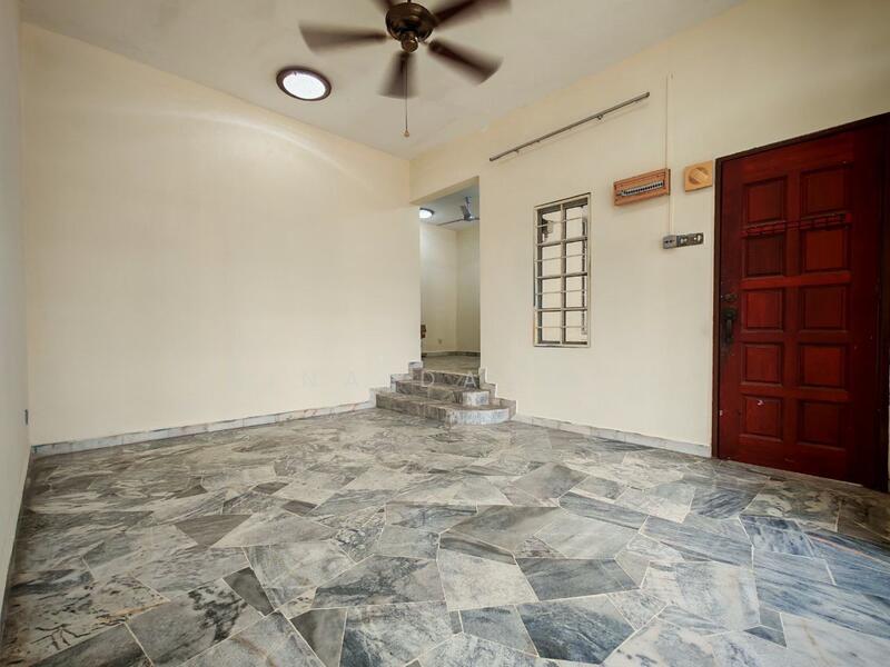 Terraced House for Sale in Bandar Kinrara Seksyen 5 (Bandar Kinrara) - Rina Dasuki - Entrance - PropertyGuru.com.my