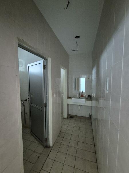 Shop / Office for Rent in Bayan Lepas (Penang) - Ethen Tan - Bathroom - PropertyGuru.com.my