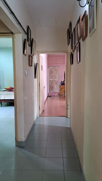 Bungalow for Sale in Shah Alam (Selangor) - Kuham Nannithamby - Corridor - PropertyGuru.com.my