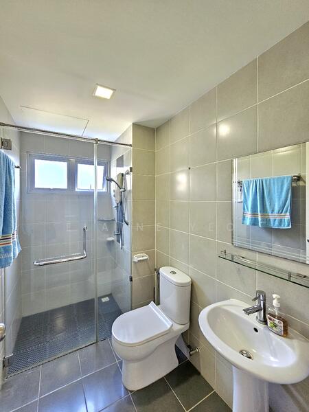 Condominium for Rent at The Peak Residences - Elaine Yeo - Bathroom - PropertyGuru.com.my
