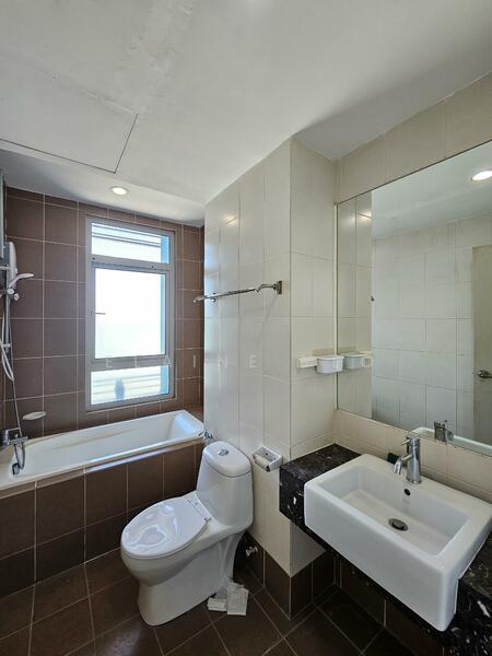 Condominium for Rent at 10 Island Resort - Elaine Yeo - Bathroom - PropertyGuru.com.my