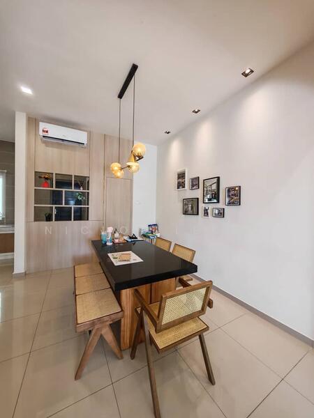 MENGLEMBU BESTARI untuk Untuk Dijual - RM 388,000, Mac 2026 - Dining Room - PropertyGuru.com.my