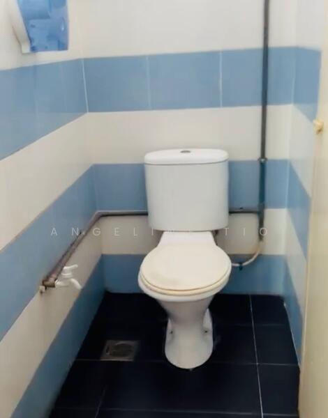 Detached warehouse factory at Sungai Baong, Jawi near Valdor untuk Untuk Disewa - RM 78,000 /bulan, Feb 2026 - Bathroom - PropertyGuru.com.my