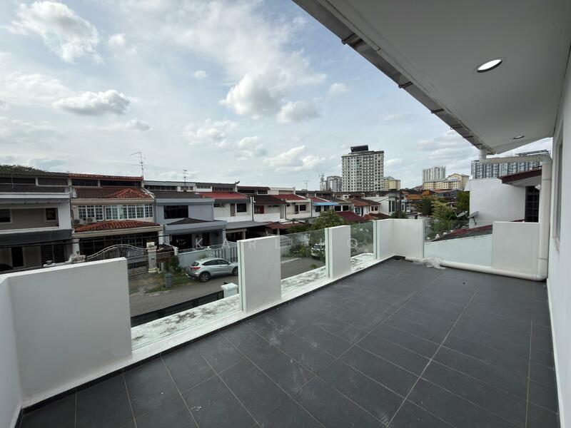 2-storey Terraced House for Sale in Johor Bahru (Johor) - Karl Ho - Balcony - PropertyGuru.com.my