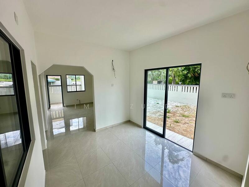 Kampung Ketoyong Baru untuk Untuk Dijual - RM 600,000, Mac 2026 - Living Room - PropertyGuru.com.my