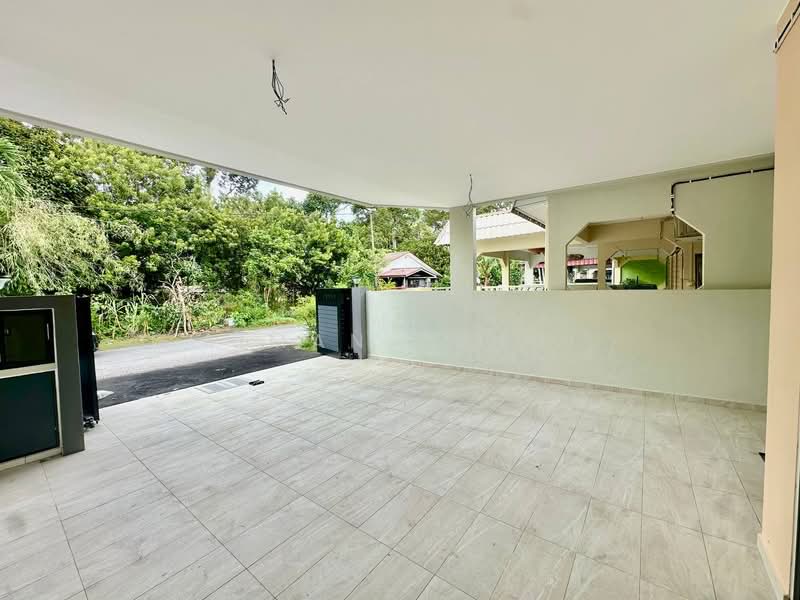 1-storey Terraced House for Sale in Kampung Ketoyong Baru (Tanjung Malim) - AIMAN ZUHDI - Exterior - PropertyGuru.com.my