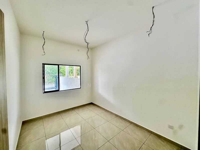1-storey Terraced House for Sale in Kampung Ketoyong Baru (Tanjung Malim) - AIMAN ZUHDI - Bedroom - PropertyGuru.com.my