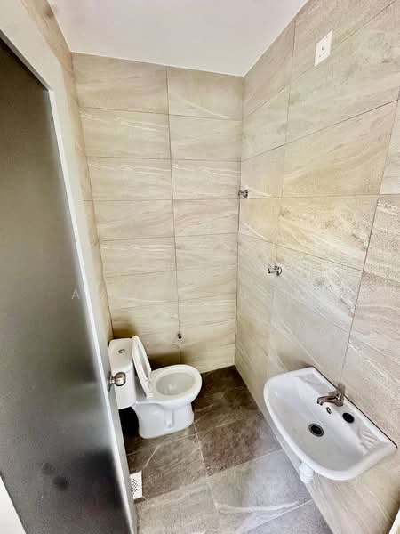 1-storey Terraced House for Sale in Kampung Ketoyong Baru (Tanjung Malim) - AIMAN ZUHDI - Toilet - PropertyGuru.com.my