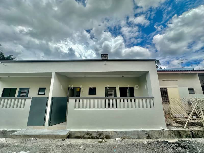 1-storey Terraced House for Sale in Kampung Ketoyong Baru (Tanjung Malim) - AIMAN ZUHDI - Exterior - PropertyGuru.com.my