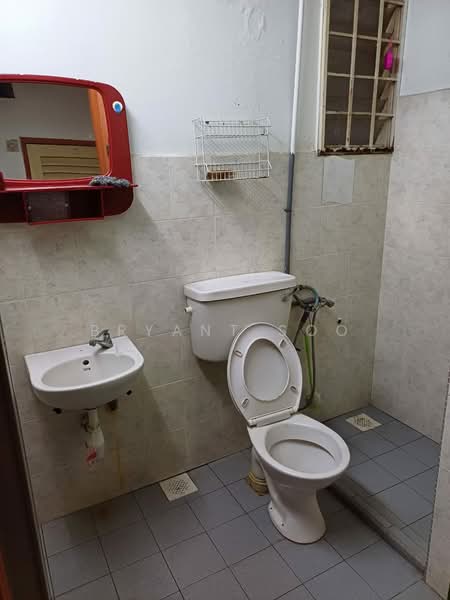 1.5-storey Terraced House for Sale in Bandar Kinrara (Selangor) - Bryant Soo - Bathroom - PropertyGuru.com.my