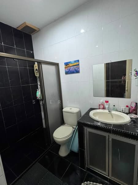 1-storey Terraced House for Sale in Jalan Klang Lama (Old Klang Road) (Kuala Lumpur) - Sheryl Ng - Bathroom - PropertyGuru.com.my