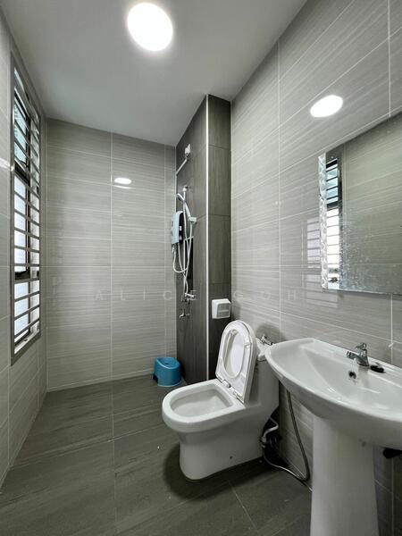Rini Homes 8 - Phase 6M untuk Untuk Disewa - RM 3,200 /bulan, Feb 2026 - Bathroom - PropertyGuru.com.my