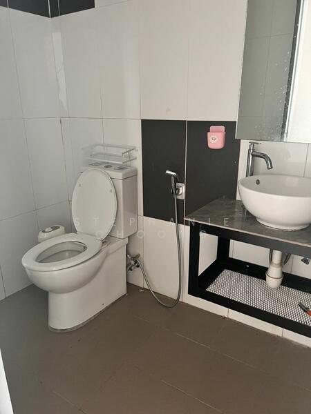SOHO @ Empire City untuk Untuk Disewa - RM 1,300 /bulan, Mac 2026 - Bathroom - PropertyGuru.com.my