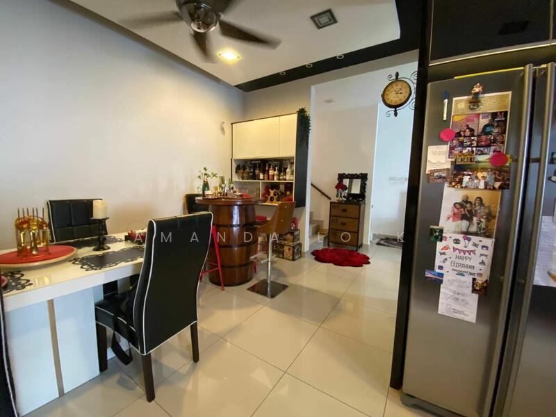 Townhouse for Sale in 16 Sierra (Puchong) - Amanda Lock - Dining Room - PropertyGuru.com.my