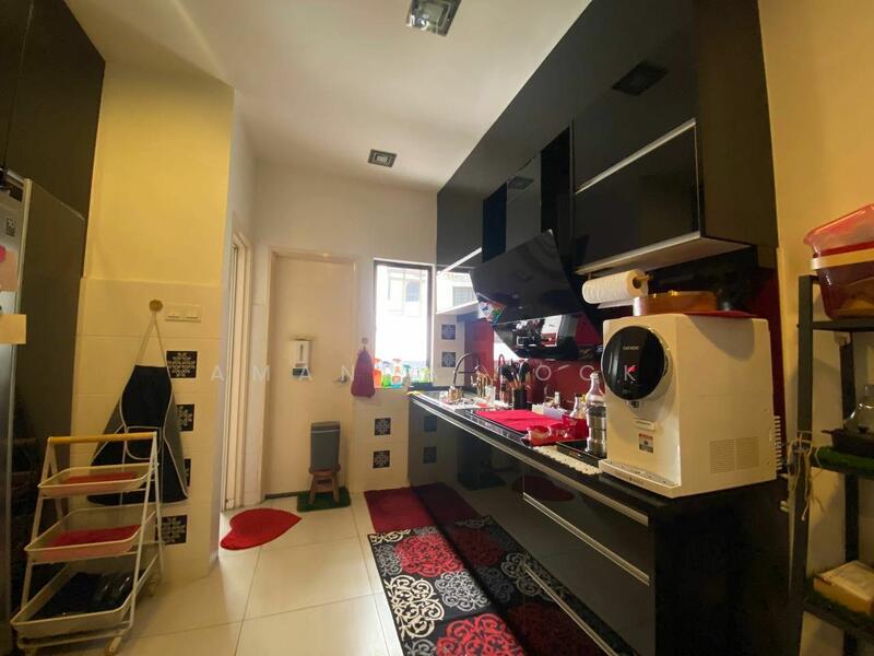 Townhouse for Sale in 16 Sierra (Puchong) - Amanda Lock - Kitchen - PropertyGuru.com.my