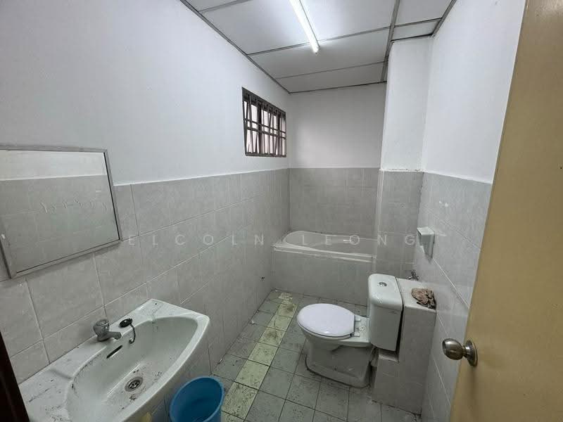 Condominium for Rent at Villa Seri Puteri - Elcoln Leong - Bathroom - PropertyGuru.com.my