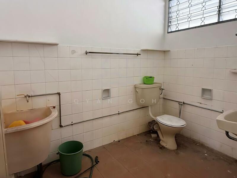 Rumah Teres untuk Disewa di Island Glades (Jelutong) - Qyan Goh - Bathroom - PropertyGuru.com.my