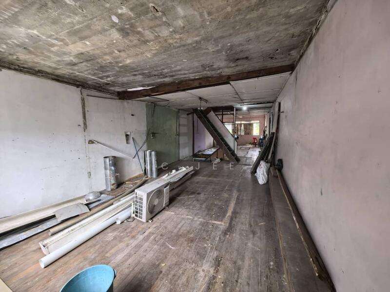 For Rent - Waterfront main bazzar