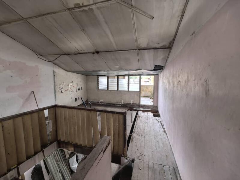 For Rent - Waterfront main bazzar