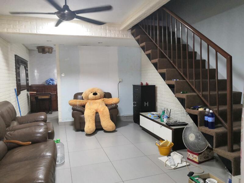 2.5-storey Terraced House for Sale in Taman Dato Senu (Sentul) - Remus Chen - Living Room - PropertyGuru.com.my