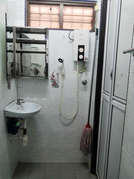 2.5-storey Terraced House for Sale in Taman Dato Senu (Sentul) - Remus Chen - Bathroom - PropertyGuru.com.my