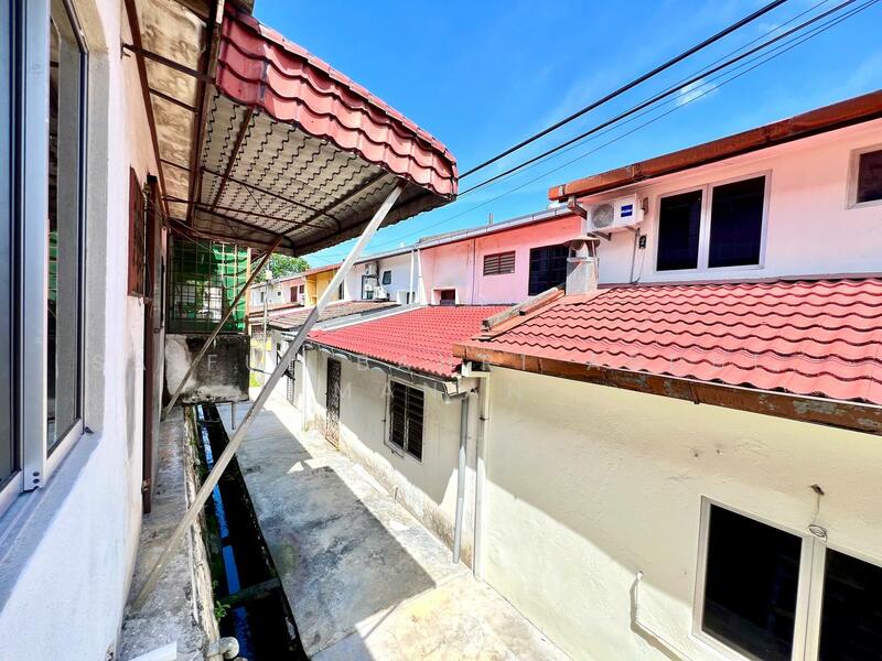 2-storey Terraced House for Sale in Taman Bukit Kajang Baru (Kajang) - Saiful Bahri Abdul Manan - Exterior - PropertyGuru.com.my