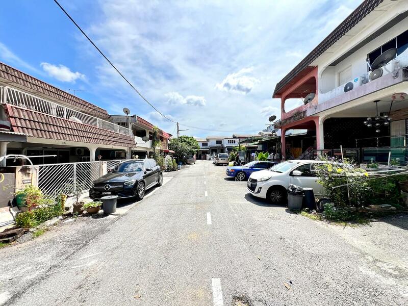 2-storey Terraced House for Sale in Taman Bukit Kajang Baru (Kajang) - Saiful Bahri Abdul Manan - Exterior - PropertyGuru.com.my