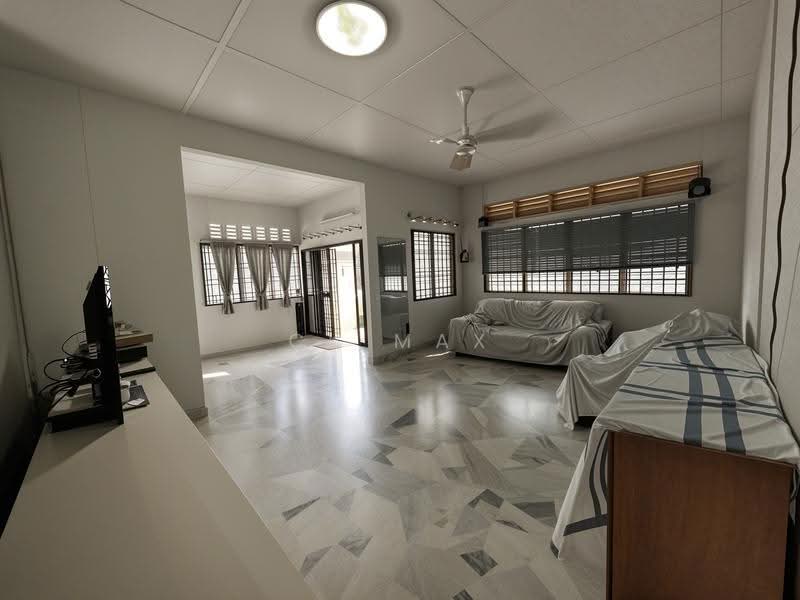 Bungalow House untuk Dijual di Taman Canning (Ipoh) - Ck Max - Living Room - PropertyGuru.com.my